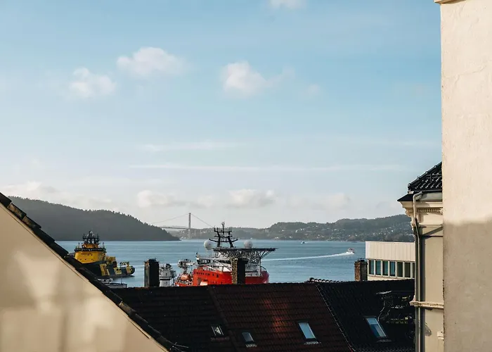 Dinbnb L Balcony & Sea Views L 800 M To Bryggen