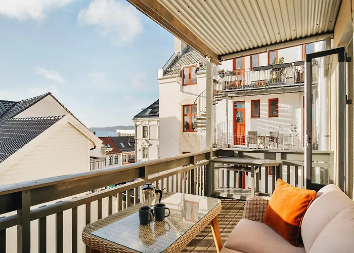 Dinbnb L Balcony & Sea Views L 800 M To Bryggen Appartement